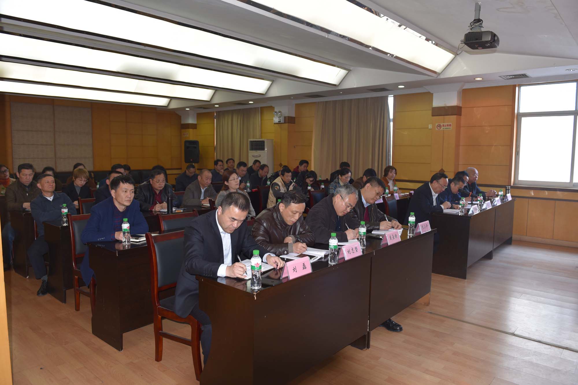 市政公用集團領(lǐng)導到江西長運宣布任命決定： 王曉被任命為股份公司黨委委員、黨委書記，推薦為董事、董事長（法定代表人）