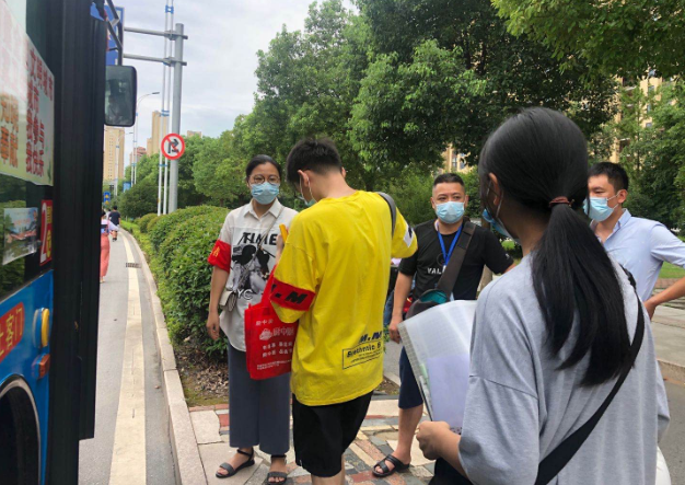 多家子公司多措并舉，為高考學(xué)子獻愛心