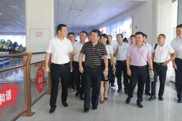 王曉、郭曉慶一行深入吉安長運(yùn)、吉安公交調(diào)研指導(dǎo)